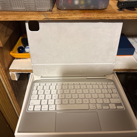 Apple Magic Keyboard - Picture 2 of 2